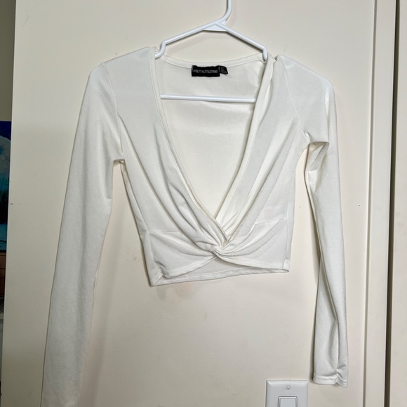 PRETTYLITTLETHING WHITE TWIST FRONT CROP TOP - Picture 2 of 2